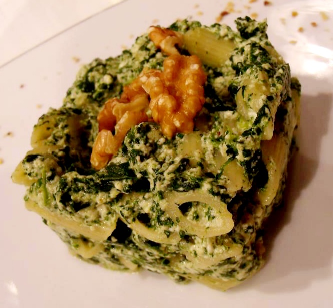 Italian Pasta with Ricotta Cheese, Spinach & Walnuts
