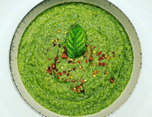 Broccoli & Avocado Soup with Spirulina